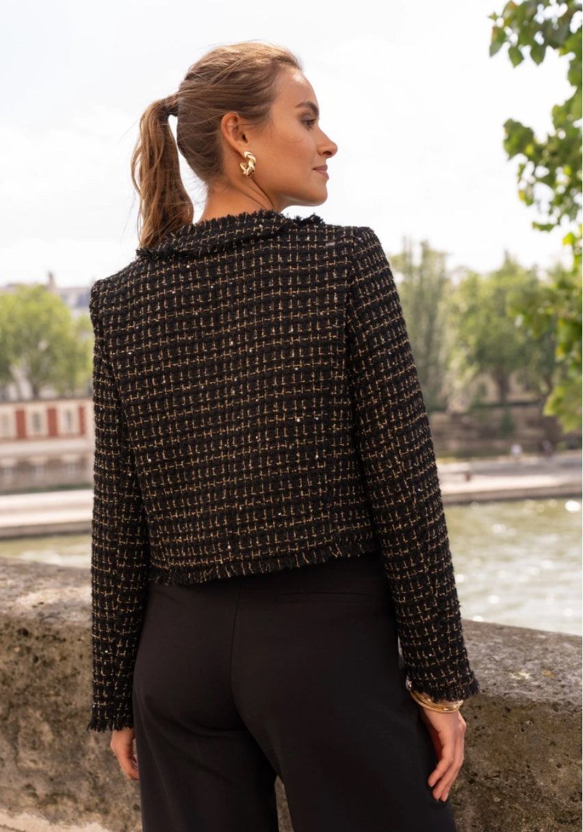 Blazer cropped med rund krage, figursydd i tweed