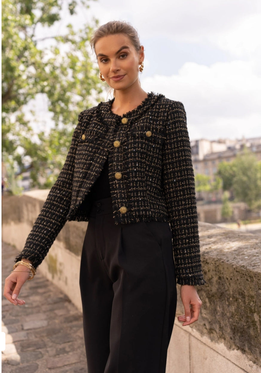Blazer cropped med rund krage, figursydd i tweed