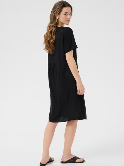 KAmilia Klänning Black Deep