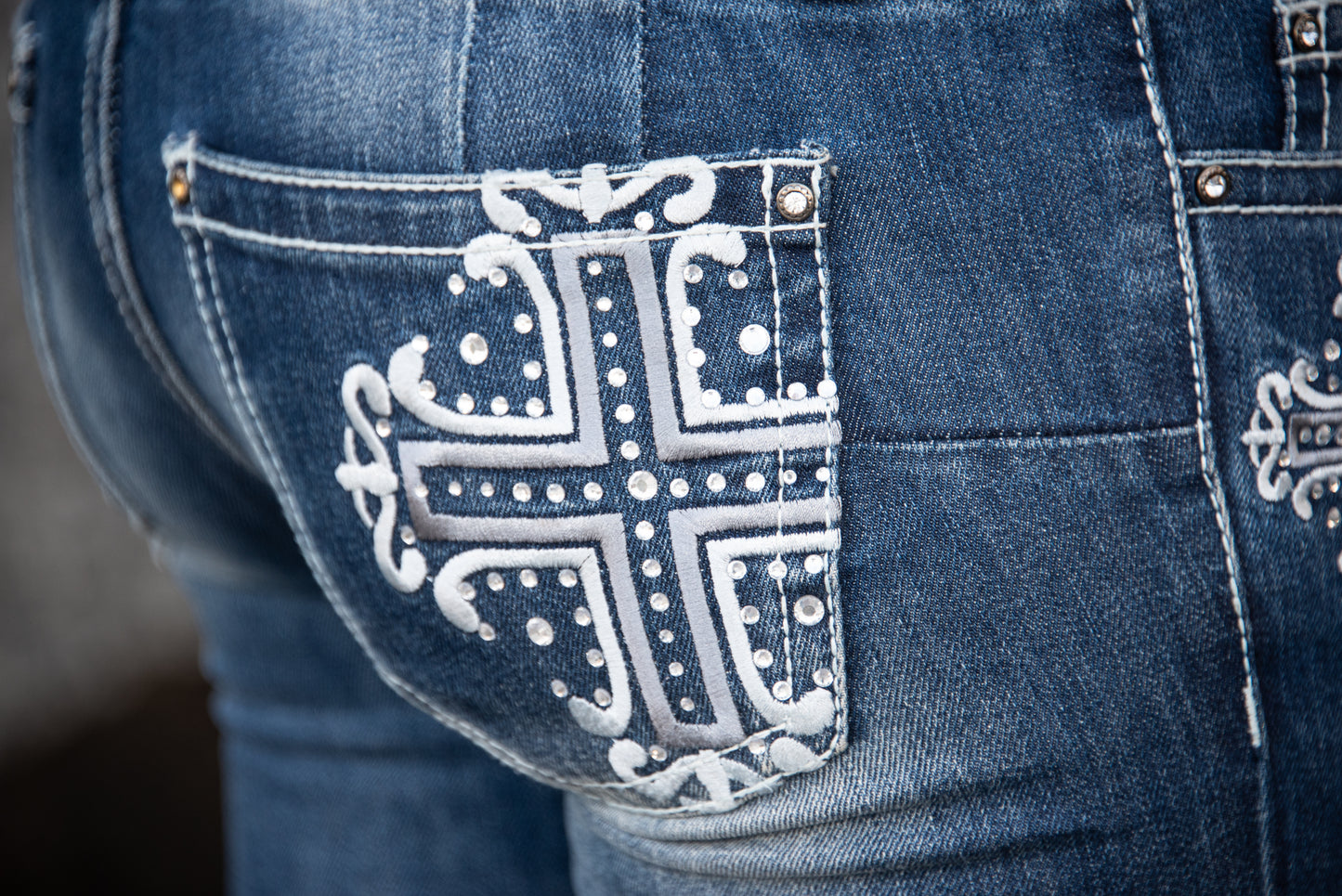 Blue cross bootcut jeans